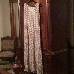 ECI Beautiful lined maxi